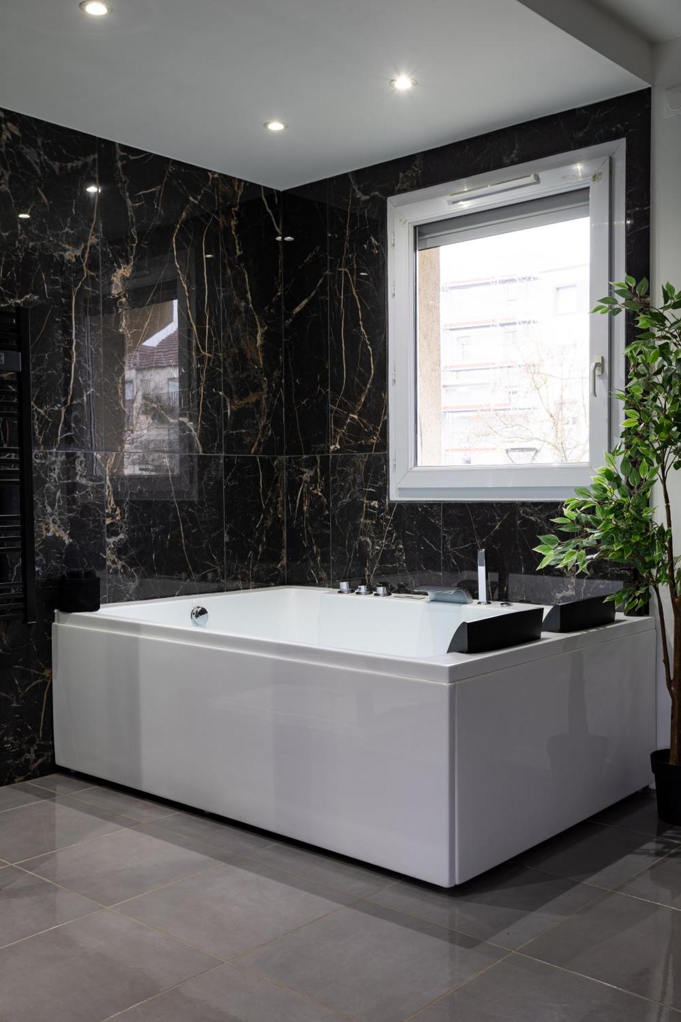 Evasion Romantique Avec Jacuzzi Savigny-le-Temple Bagian luar foto